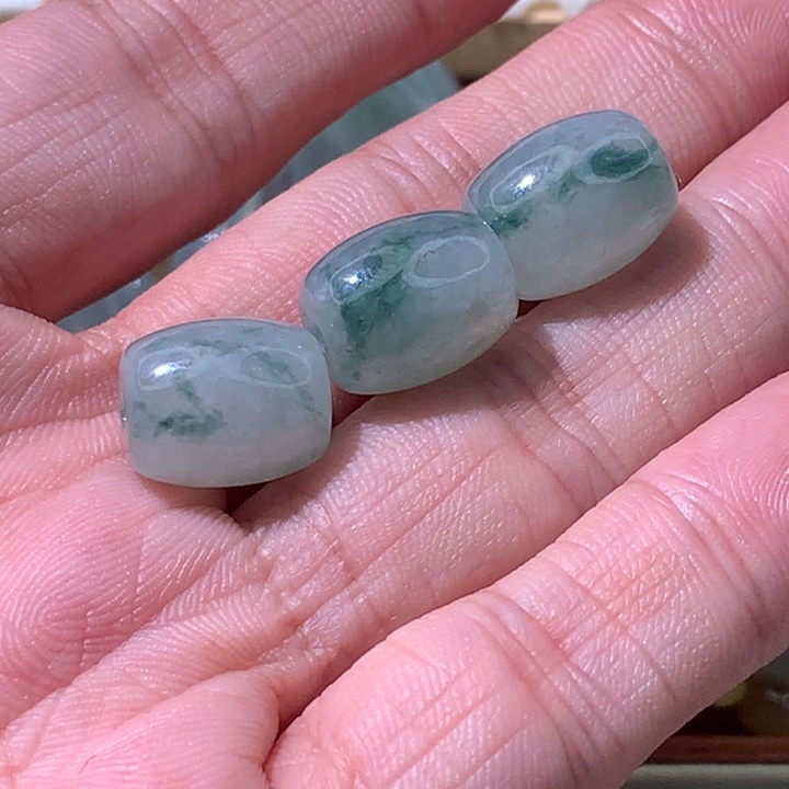 用***2翡翠未镶嵌颈饰珠子