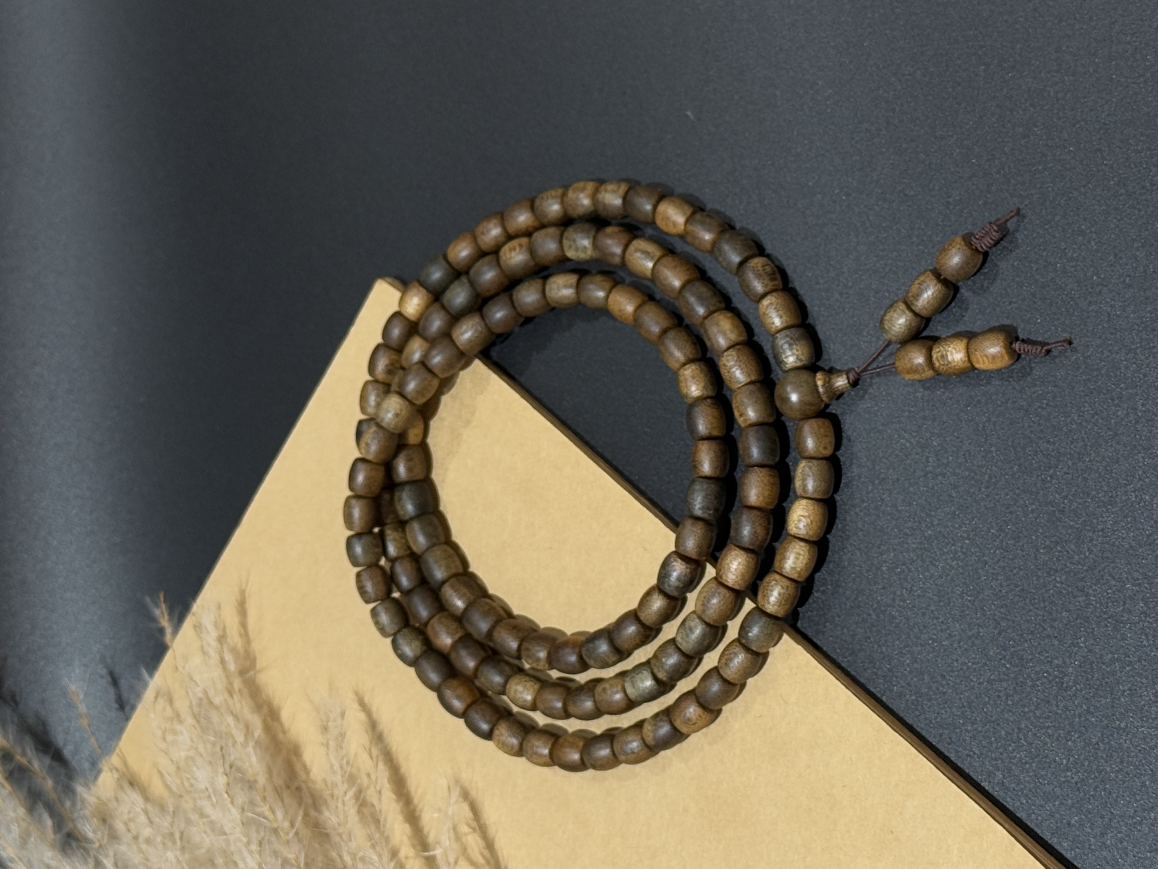 沉香严选+文莱达拉干0.8*108鼓珠多圈沉香手串