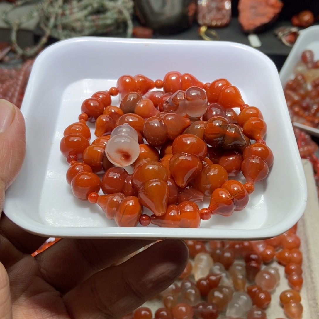 自***的南红玛瑙未镶嵌配饰