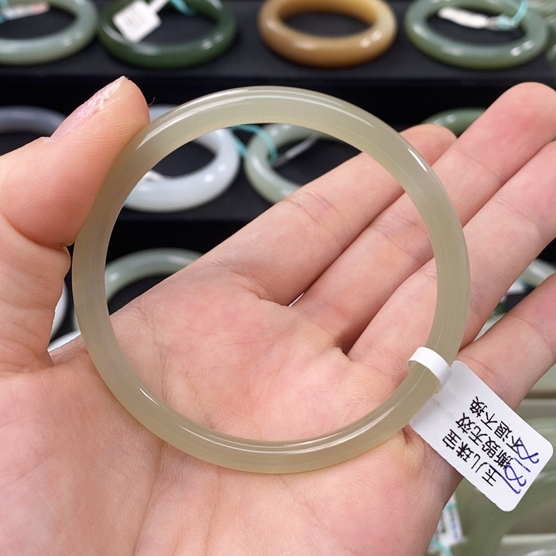 和田玉手镯未镶嵌55