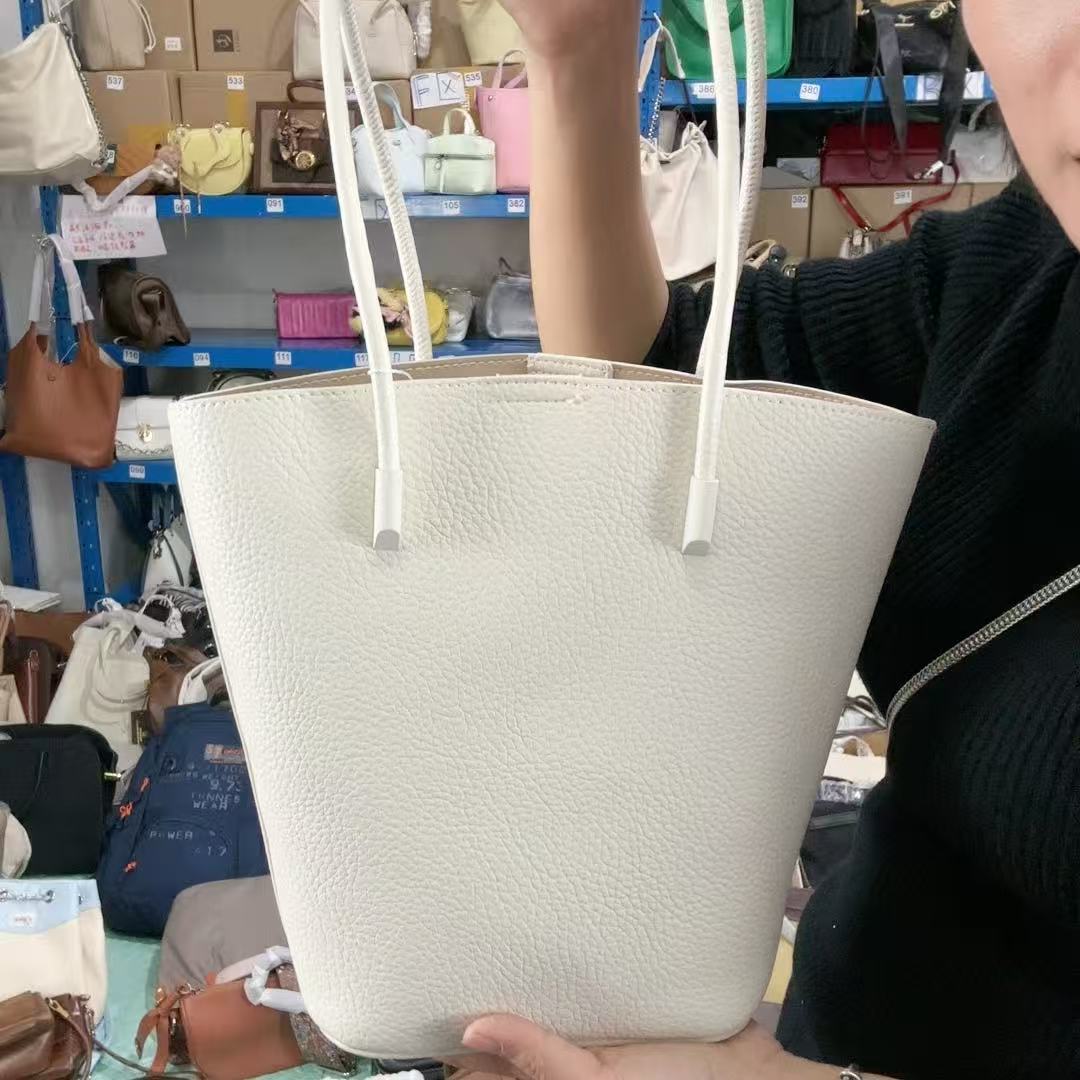 新款高级感复古慵懒风女士大容量通勤单肩水桶托特包