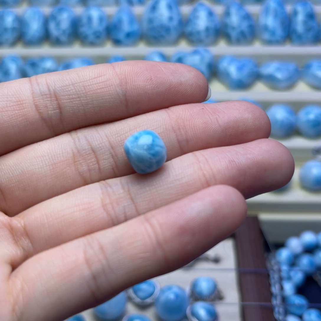 未镶嵌针钠钙石（海纹石）珠宝半成品