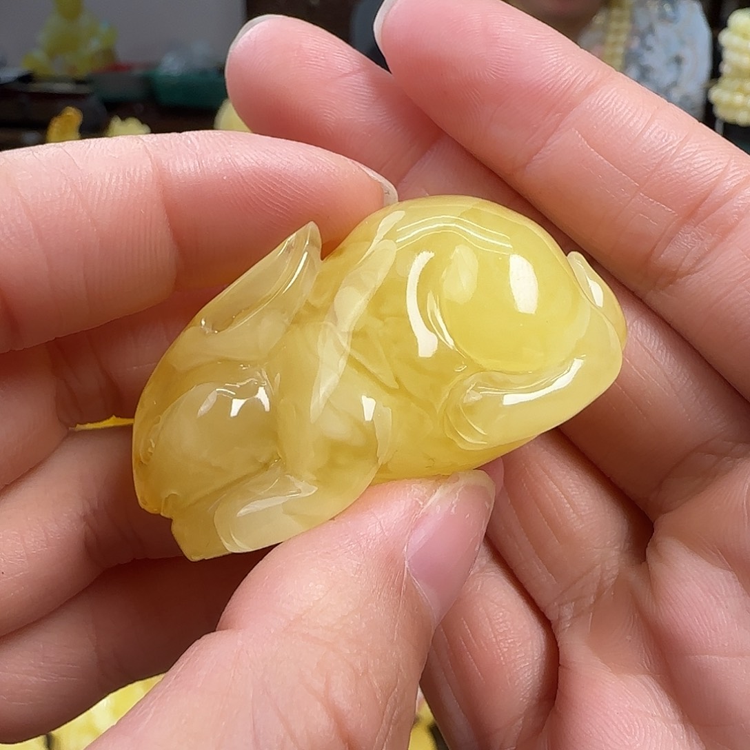 蜜蜡未镶嵌珠宝奇石