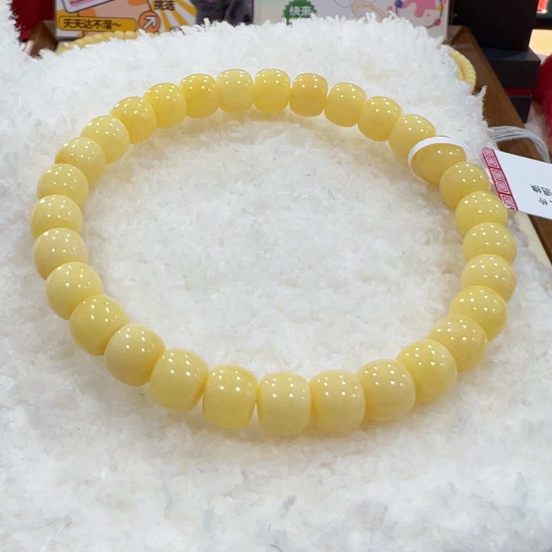 蜜蜡裸石未镶嵌相*7.5m芝士浓蜡未品控