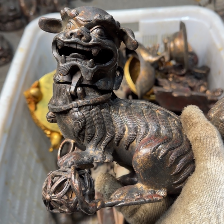 用***4狮子熏炉二百九十元