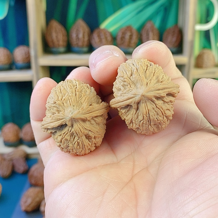 吊坠文玩核桃踏雪狮子头32尺