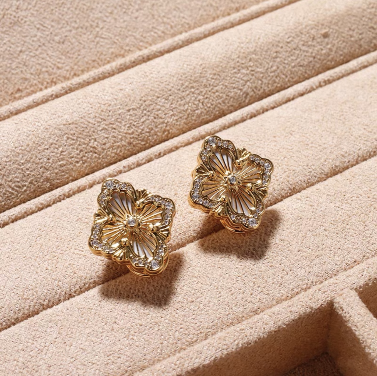 合金合成锆石耳饰 小众轻奢歌剧院系列四叶草耳钉