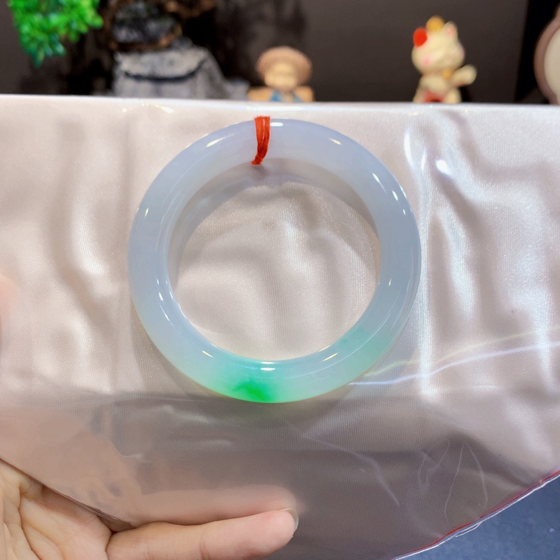 翡翠未镶嵌手镯3号