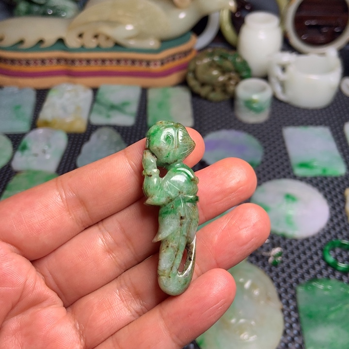 一***休未镶嵌挂件翡翠清