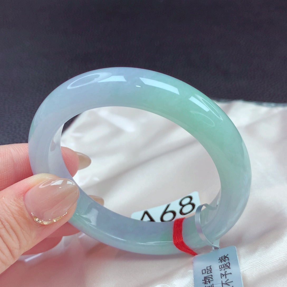 翡翠手镯未镶嵌东****灯手镯88