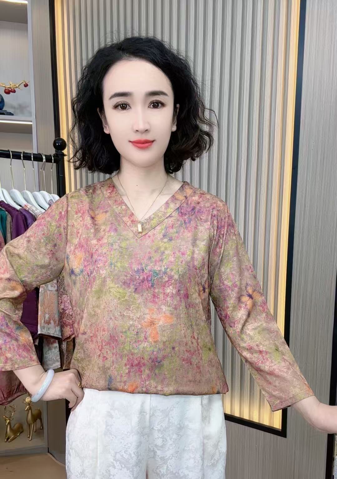 【彩蝶】中老年妈妈装潮流高端时尚气质休闲洋气显瘦小衫宽松