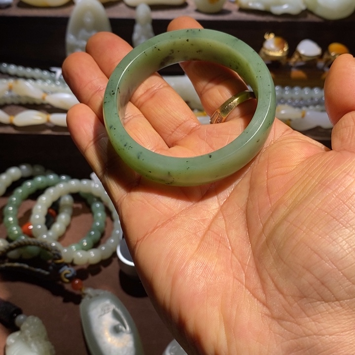 和田玉（碧玉）手镯未镶嵌A*贵