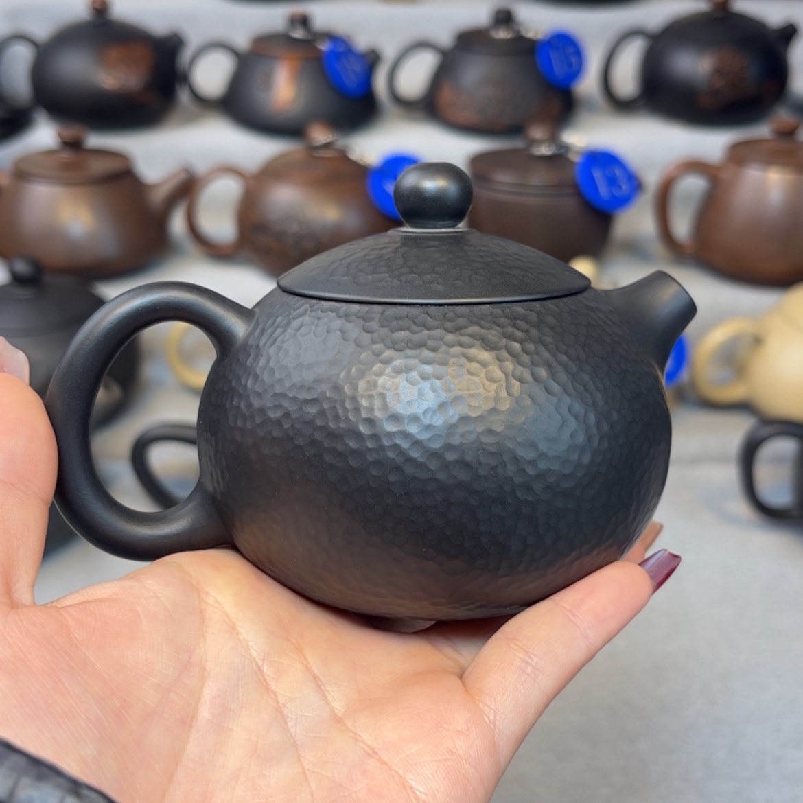 【闪购商品】红泥 微瑕 容量 190c c