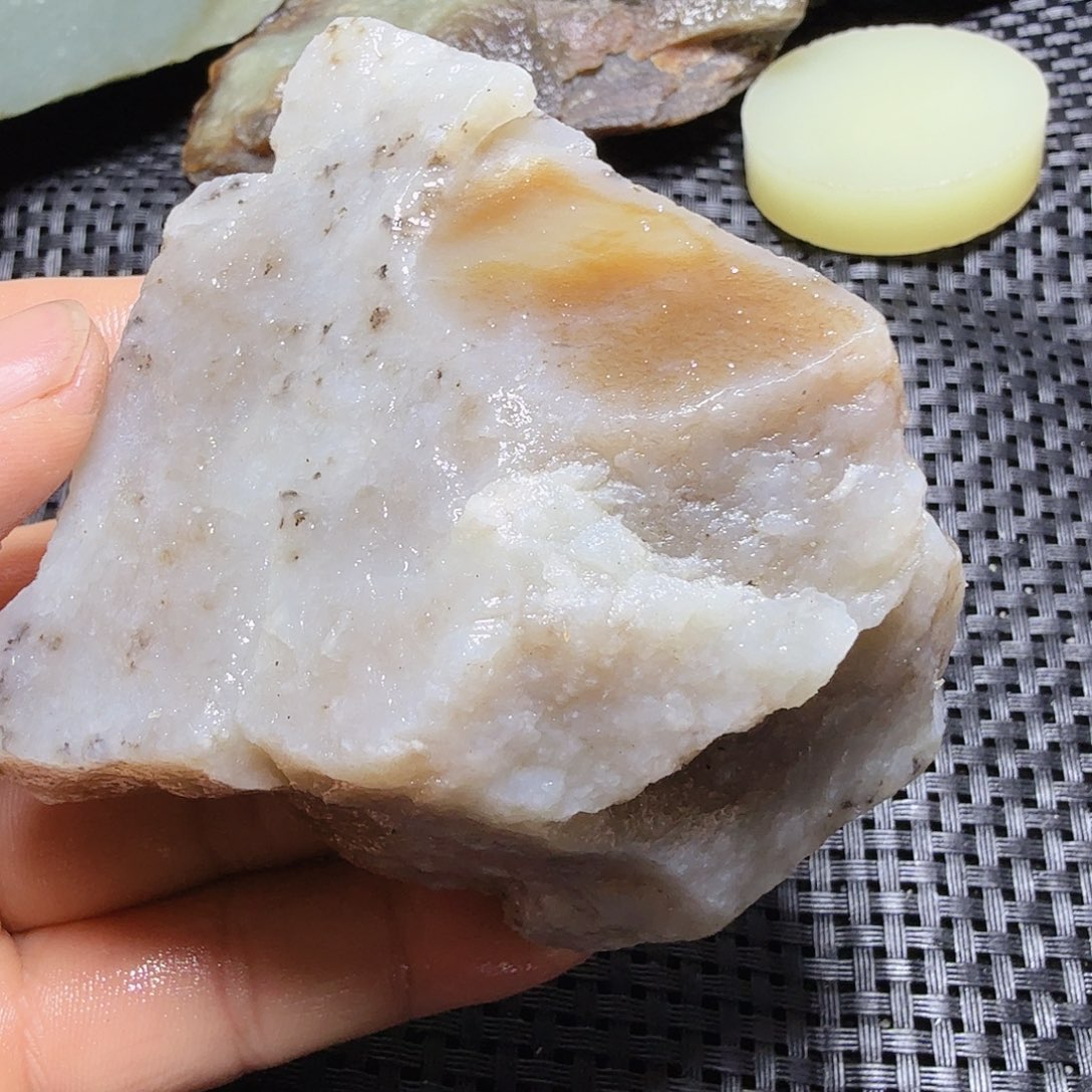 和田玉（糖玉）未镶嵌珠宝半成品