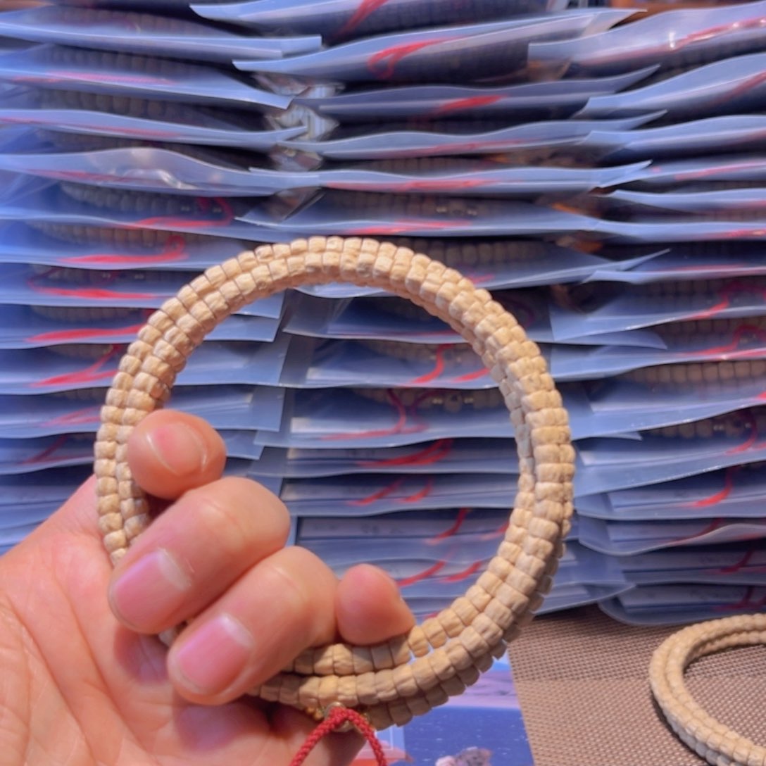 柏香籽/百香籽吊坠随****。