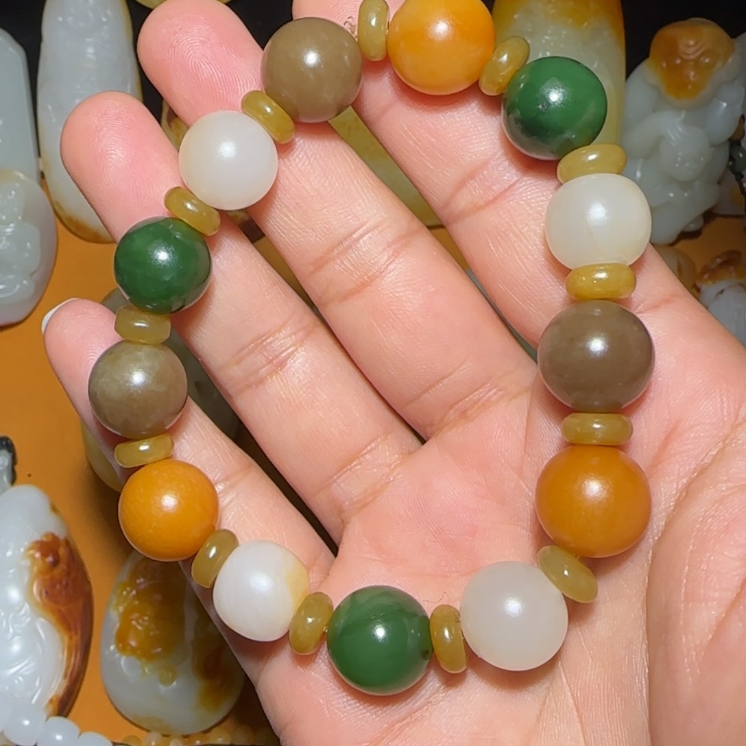 和田玉颈饰未镶嵌