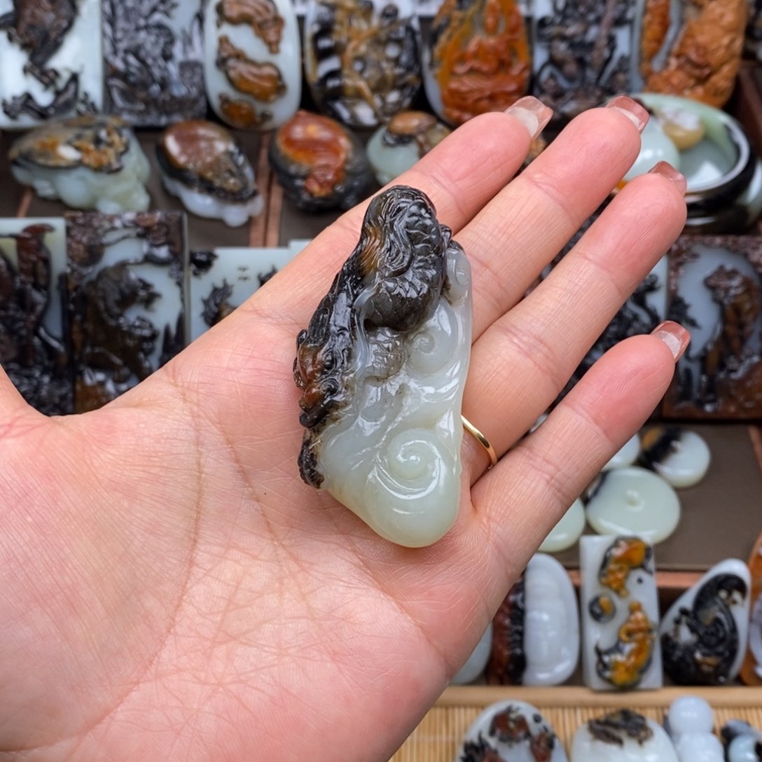 颈饰未镶嵌和田玉