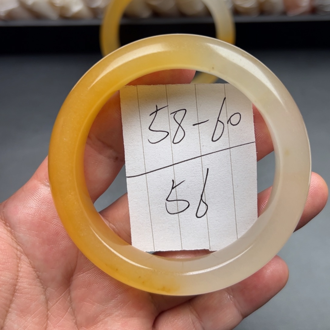 石英质玉（黄龙玉）手镯未镶嵌56