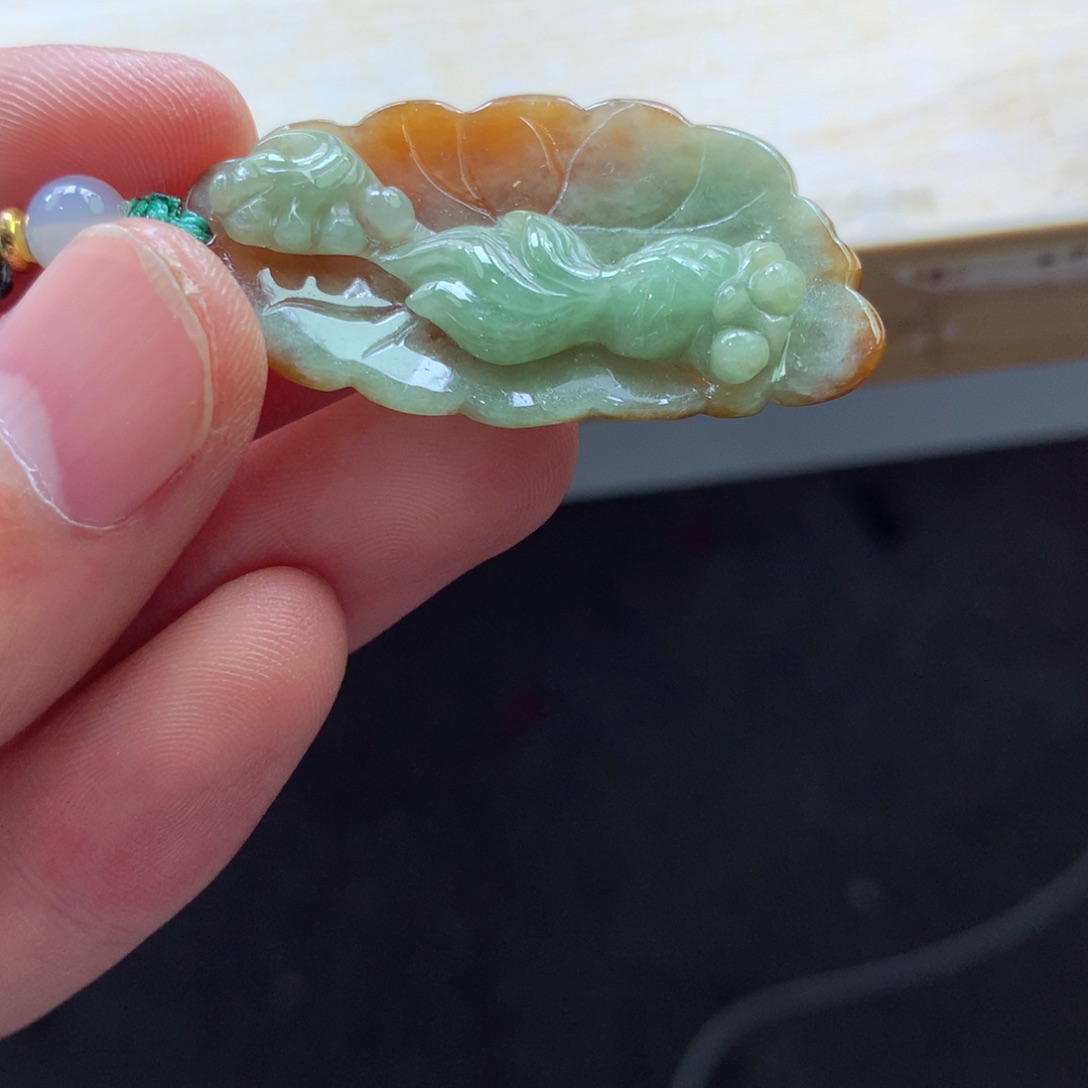 翡翠颈饰未镶嵌吊坠