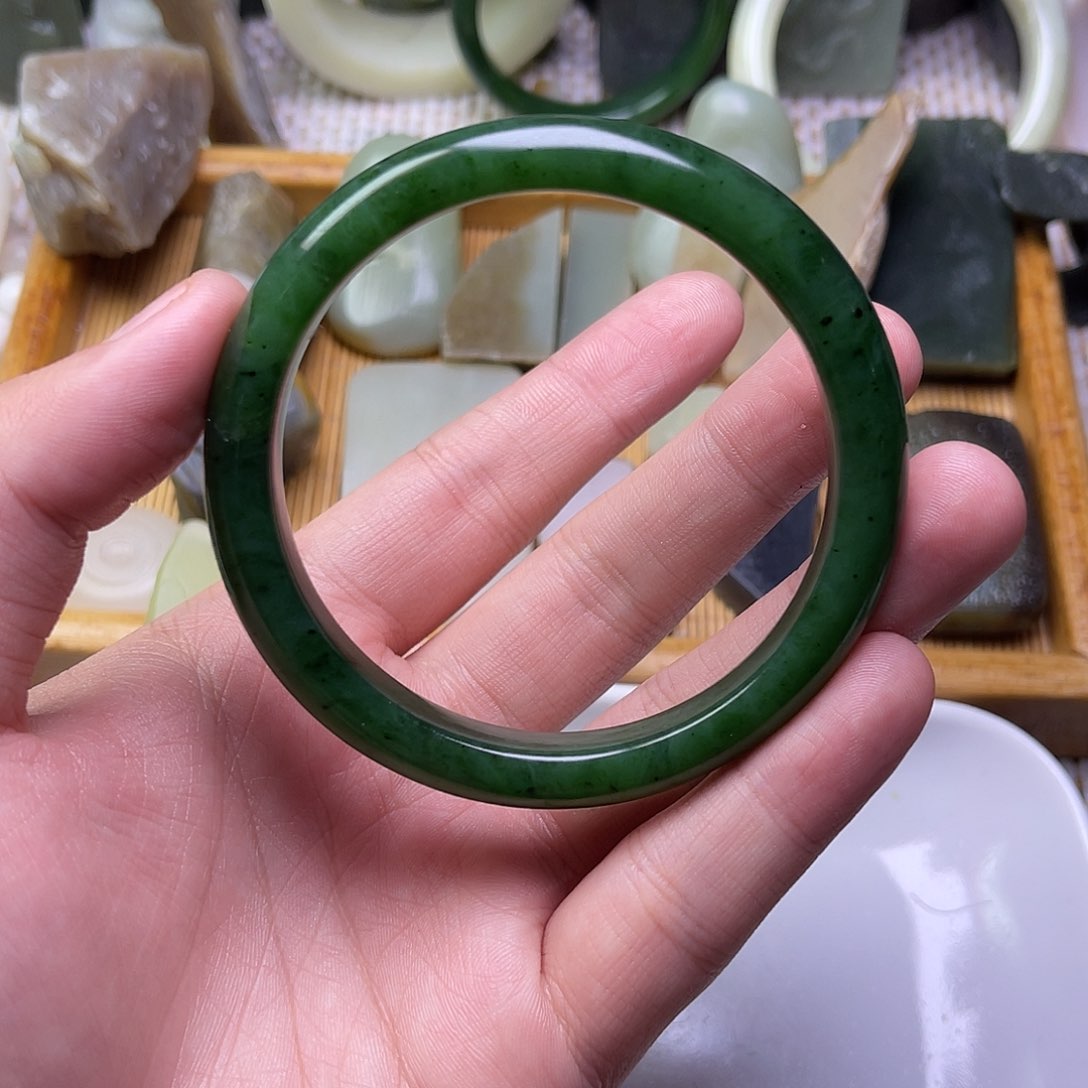 未镶嵌和田玉珠宝半成品一**奶