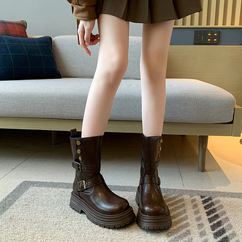 范小洛胖mm粗腿马丁靴复古短靴大筒围中筒靴宽胖脚大码女靴21136