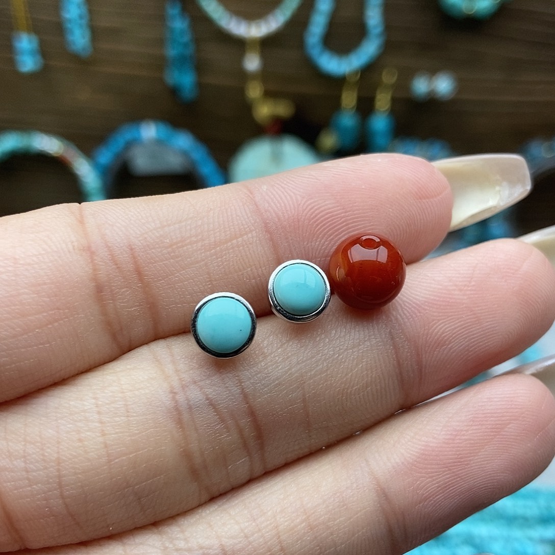 南红玛瑙未镶嵌耳钉