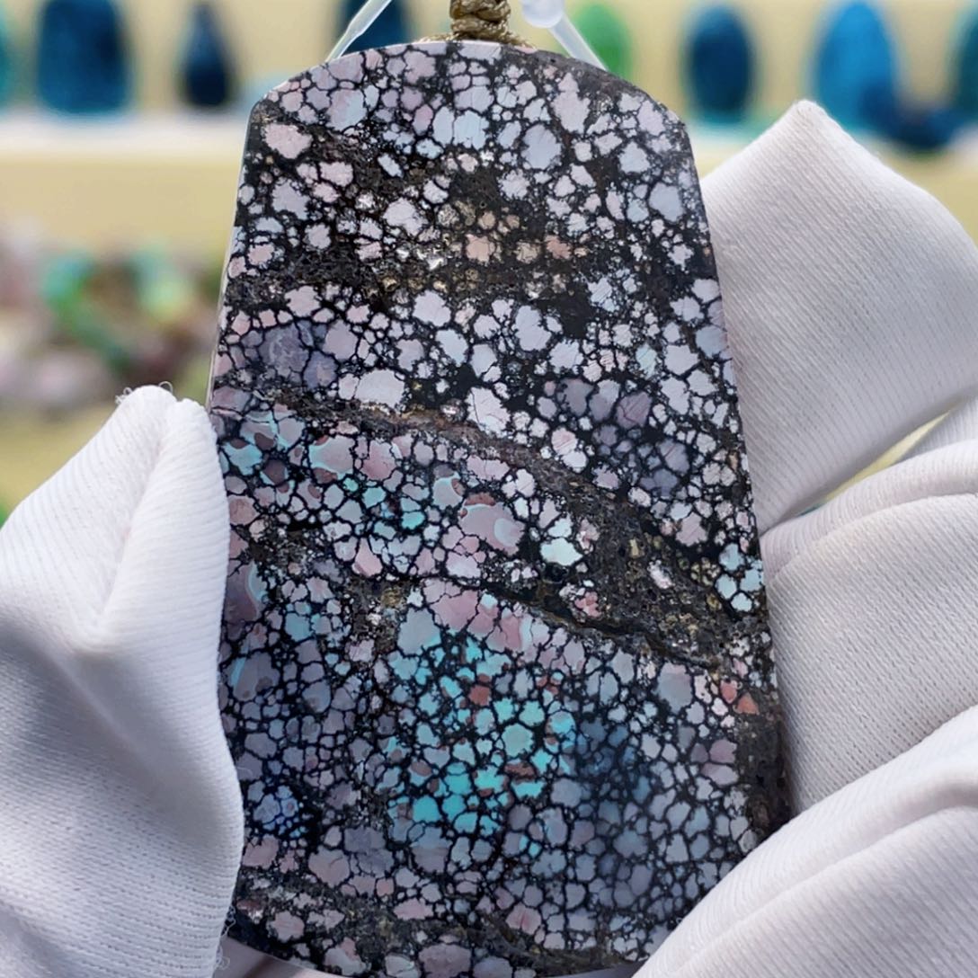 原矿绿松石炫彩牌子