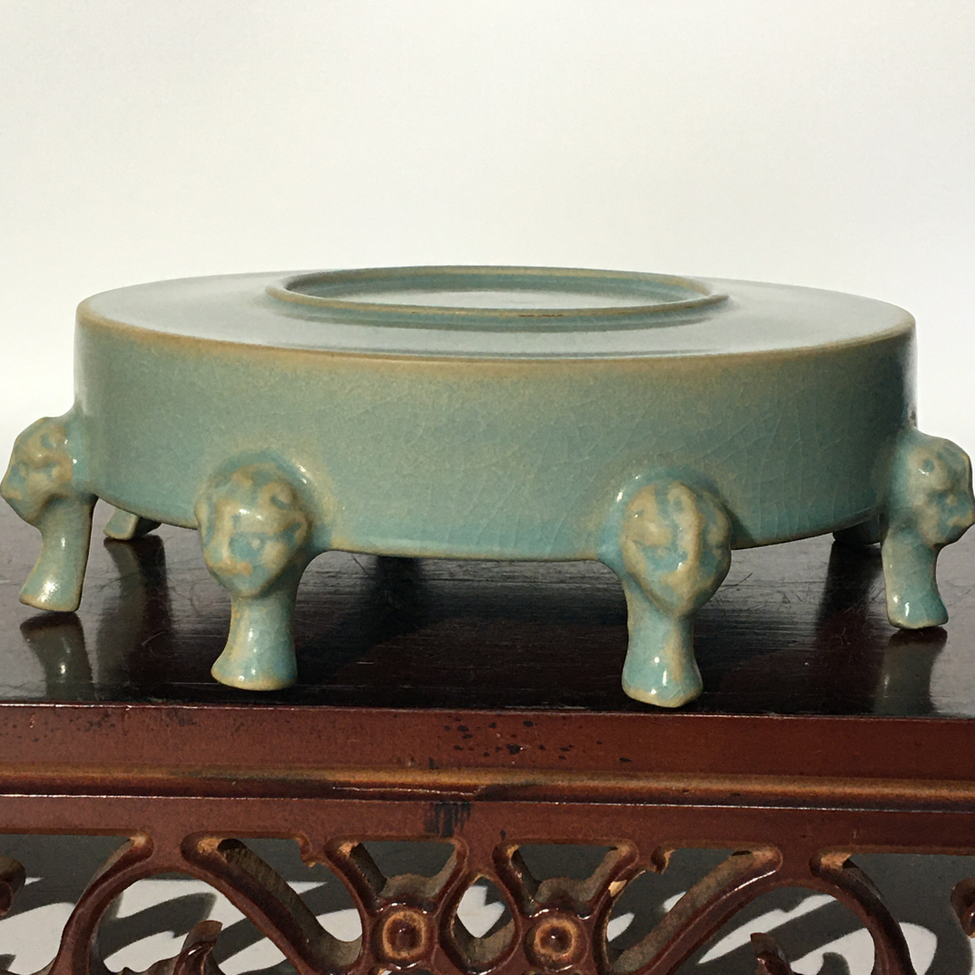 汝窑天青色八条腿砚台