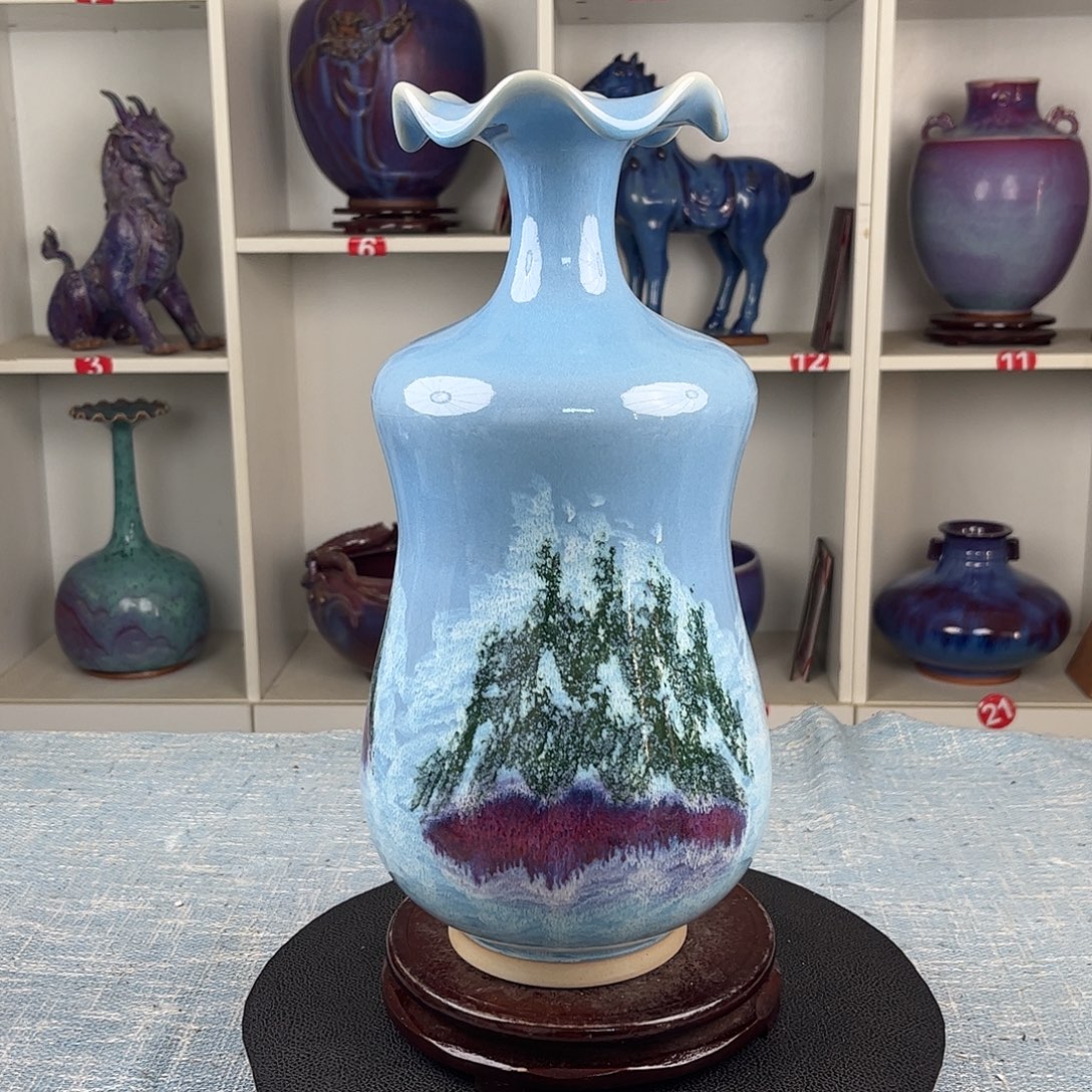 瓷片荷口瓶珍品山水画