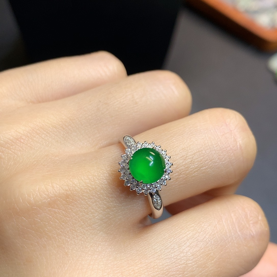 翡翠戒指18K金镶嵌戒指