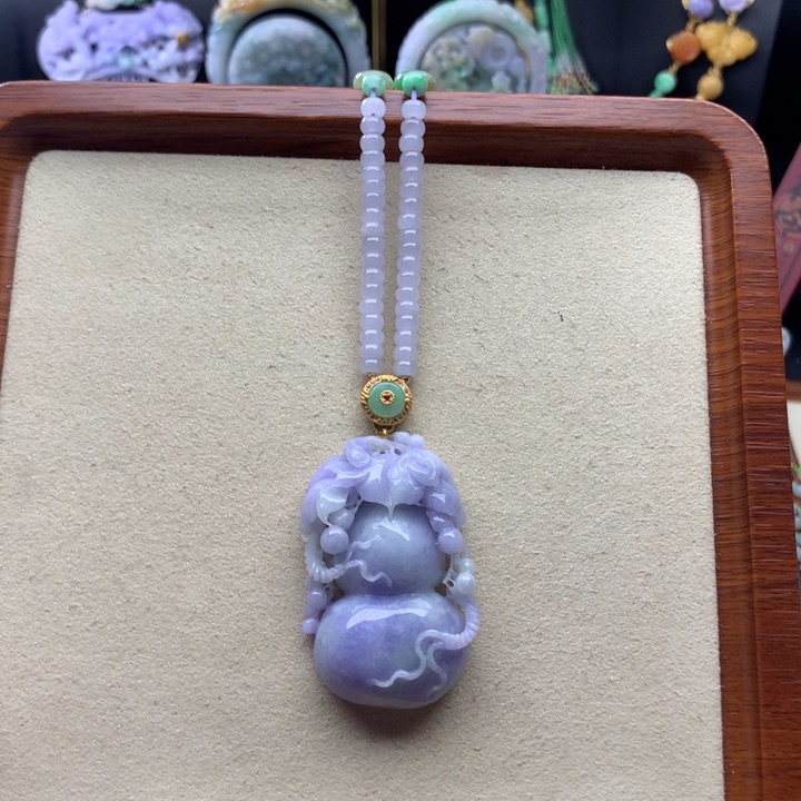 翡翠颈饰未镶嵌紫翡葫芦