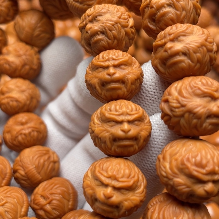 猴头核桃吊坠大**痕斗战胜佛