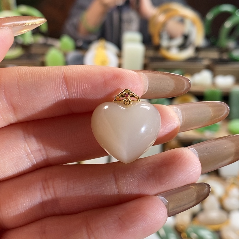 【闪购商品】和田玉吊坠18K金镶嵌