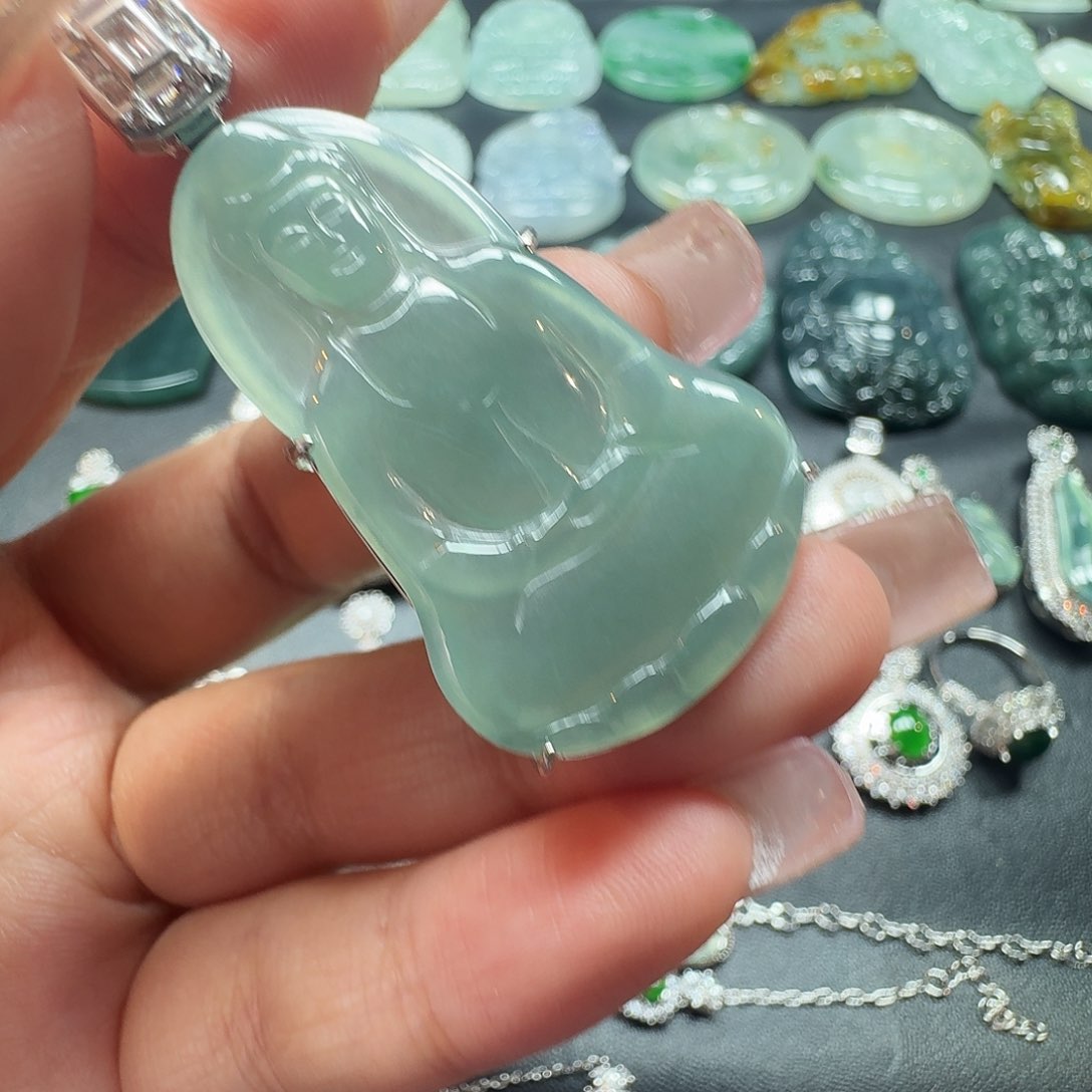 翡翠合金颈饰观音
