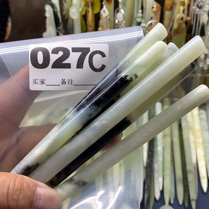 透闪石-蛇纹石玉发饰未镶嵌开*