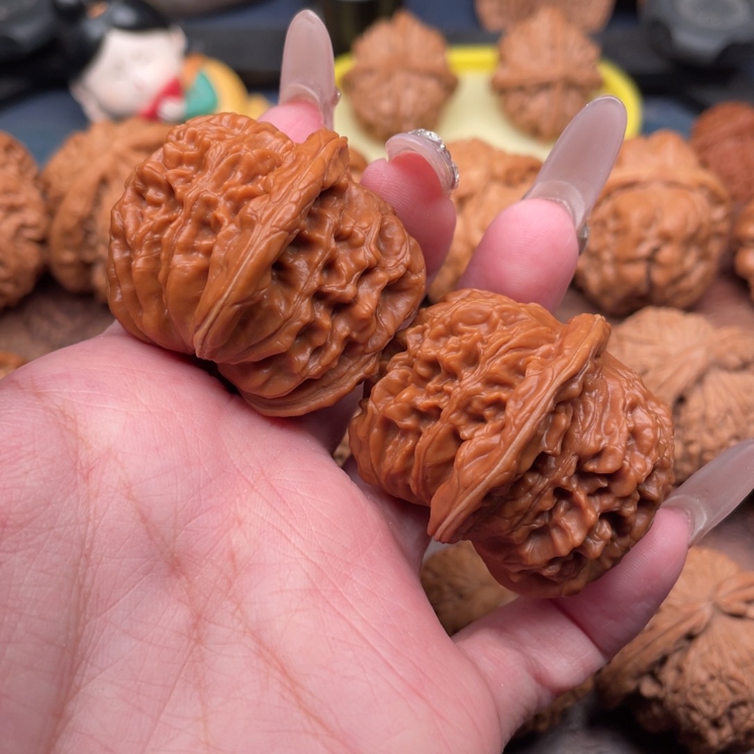 文玩核桃吊坠全品，红皮平谷楼44