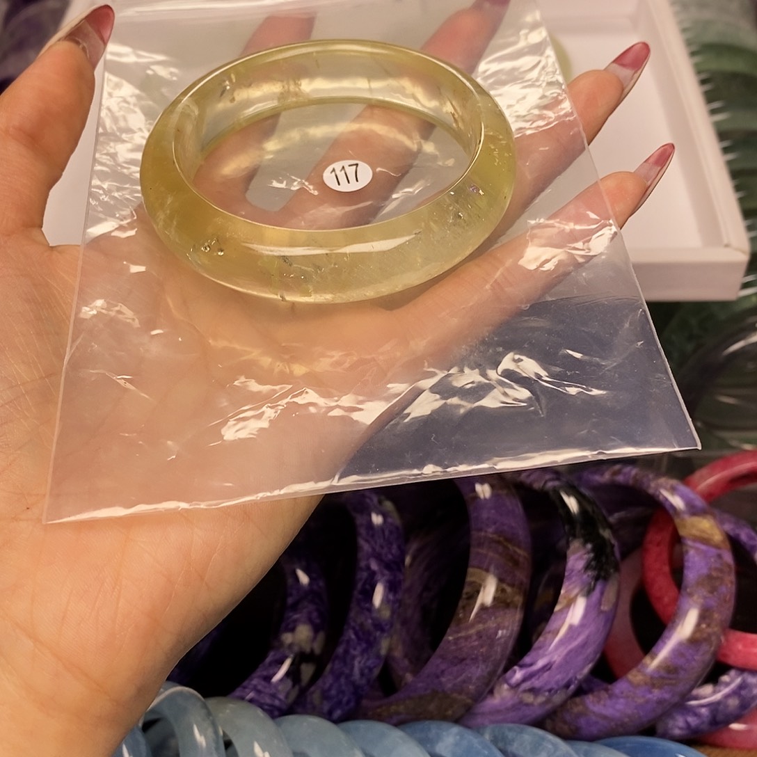 眯***眯手镯黄晶未镶嵌手镯