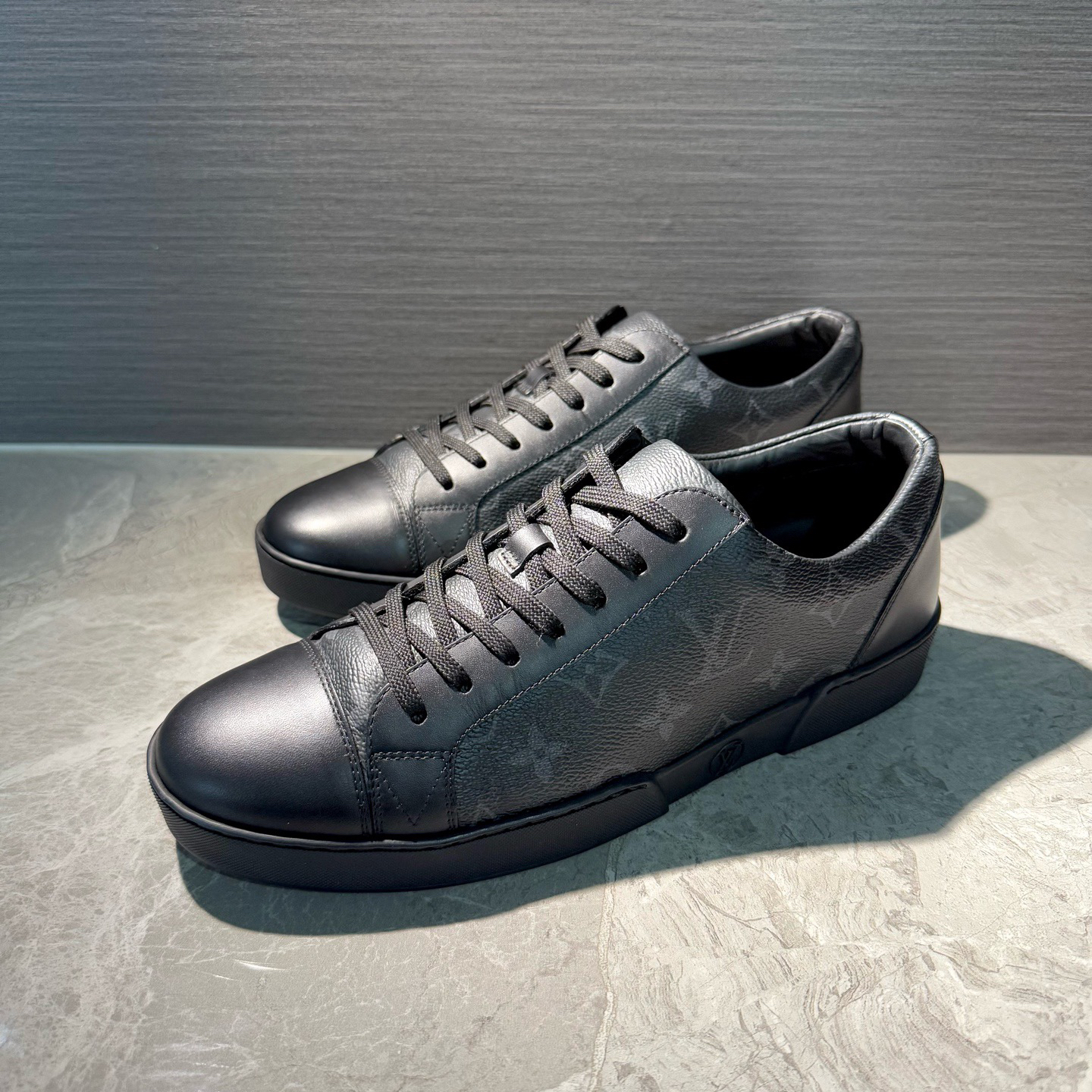 未使用 LouisVuitton/路易威登 黑色经典老花半印商务休闲板鞋 40