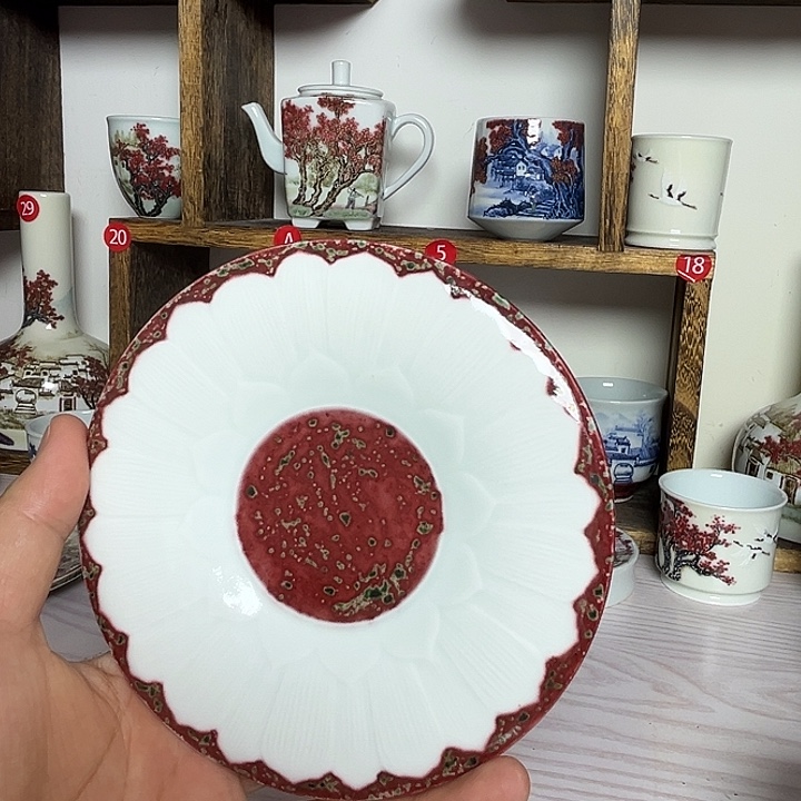 景德镇釉里红雕刻杯垫
