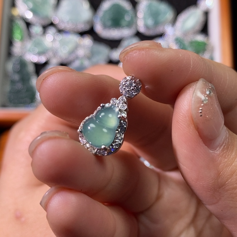 【闪购商品】翡翠颈饰未镶嵌天然