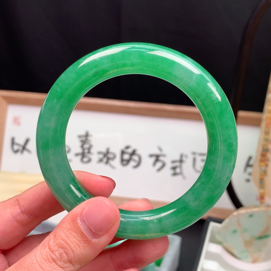 翡翠手镯未镶嵌姣*.缅甸