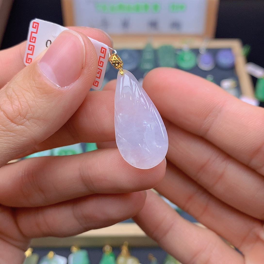 翡翠颈饰18K金镶嵌翡翠