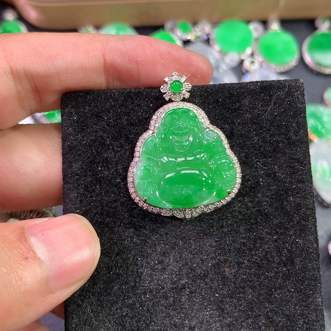 翡翠吊坠(赠链)18K金镶嵌