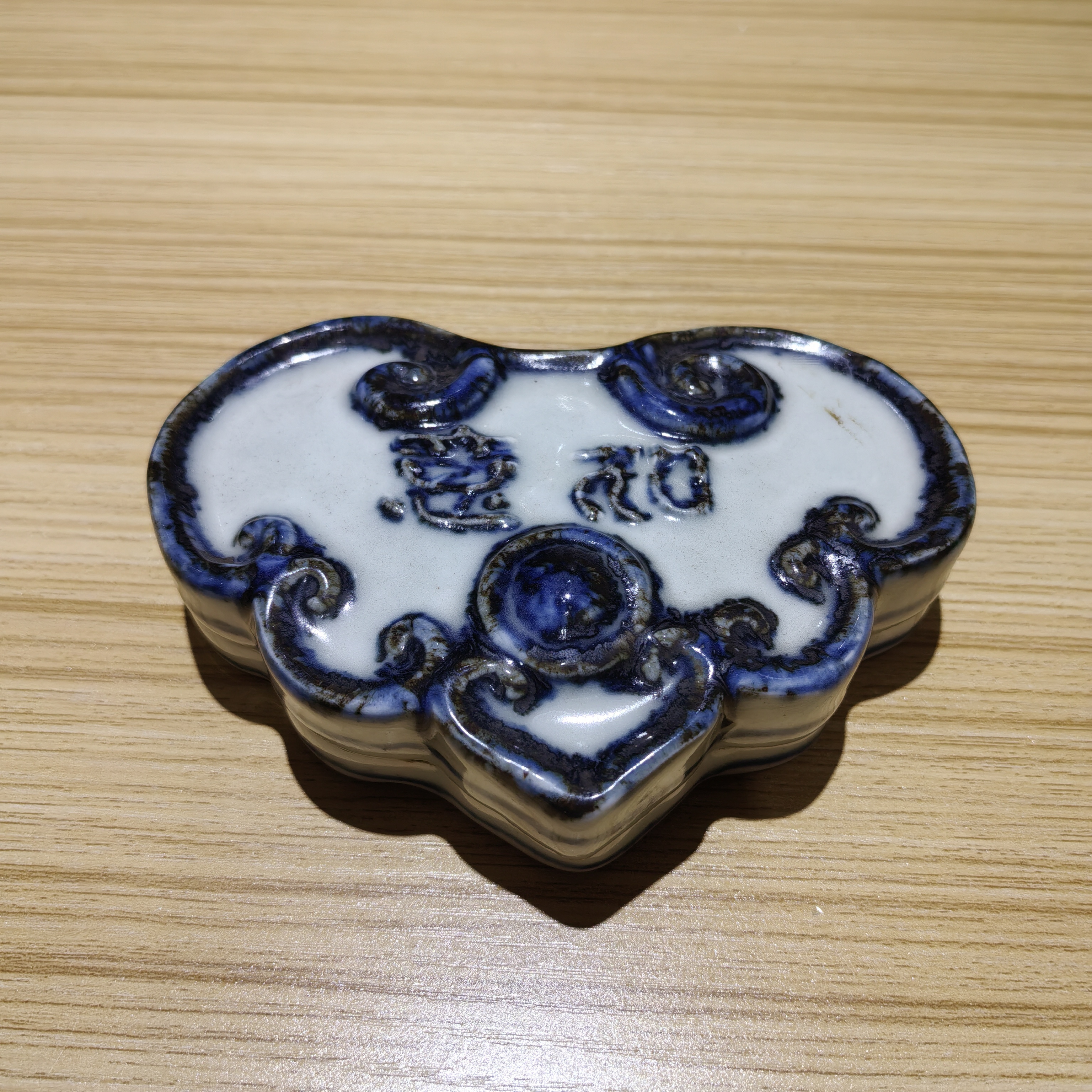 明代早期青花如意盖盒