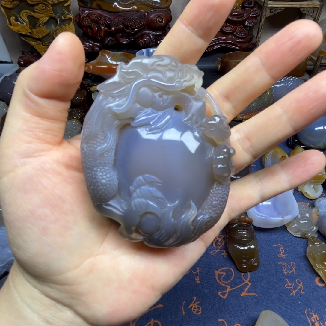 D***k玛瑙/玉髓未镶嵌珠宝奇石