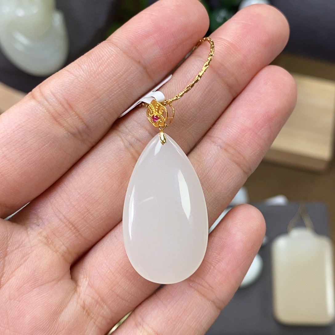 和田玉吊坠18K金镶嵌os