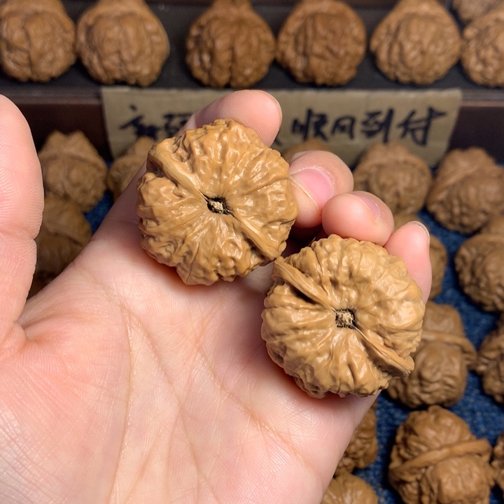 桃核吊坠黑*了蛤蟆核桃