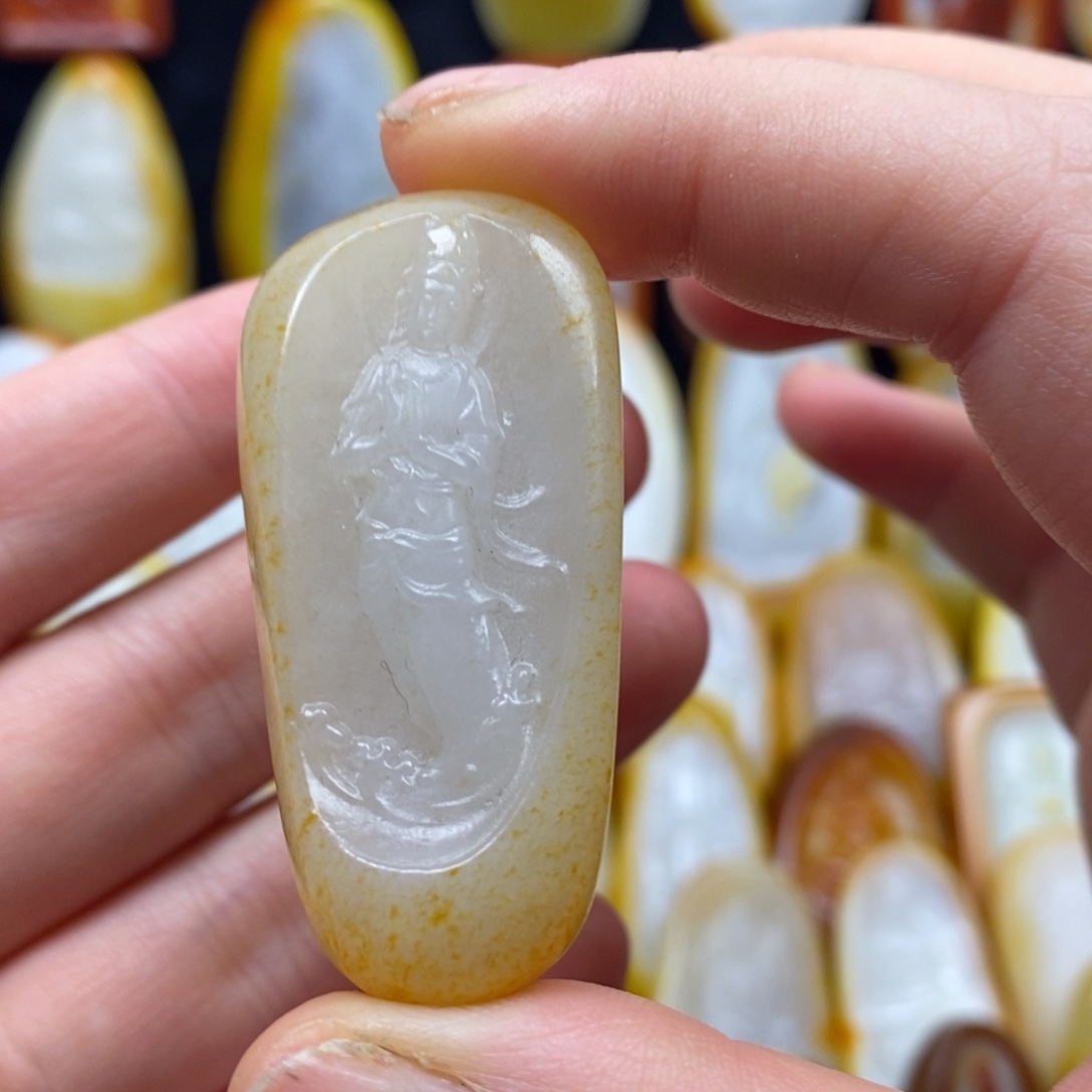 和田玉未镶嵌颈饰