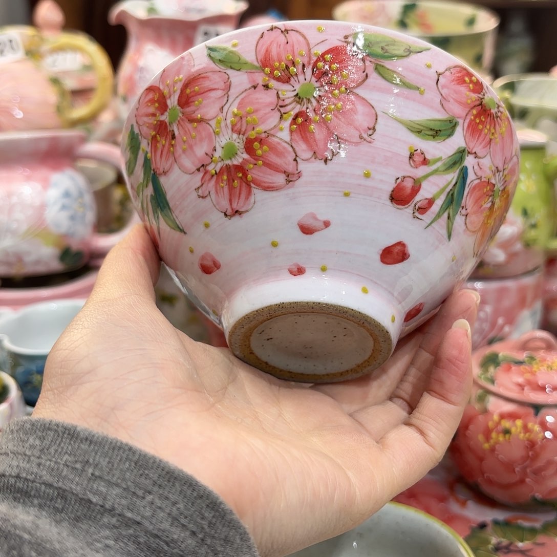 瓷片兔兔盖茨。兔兔好