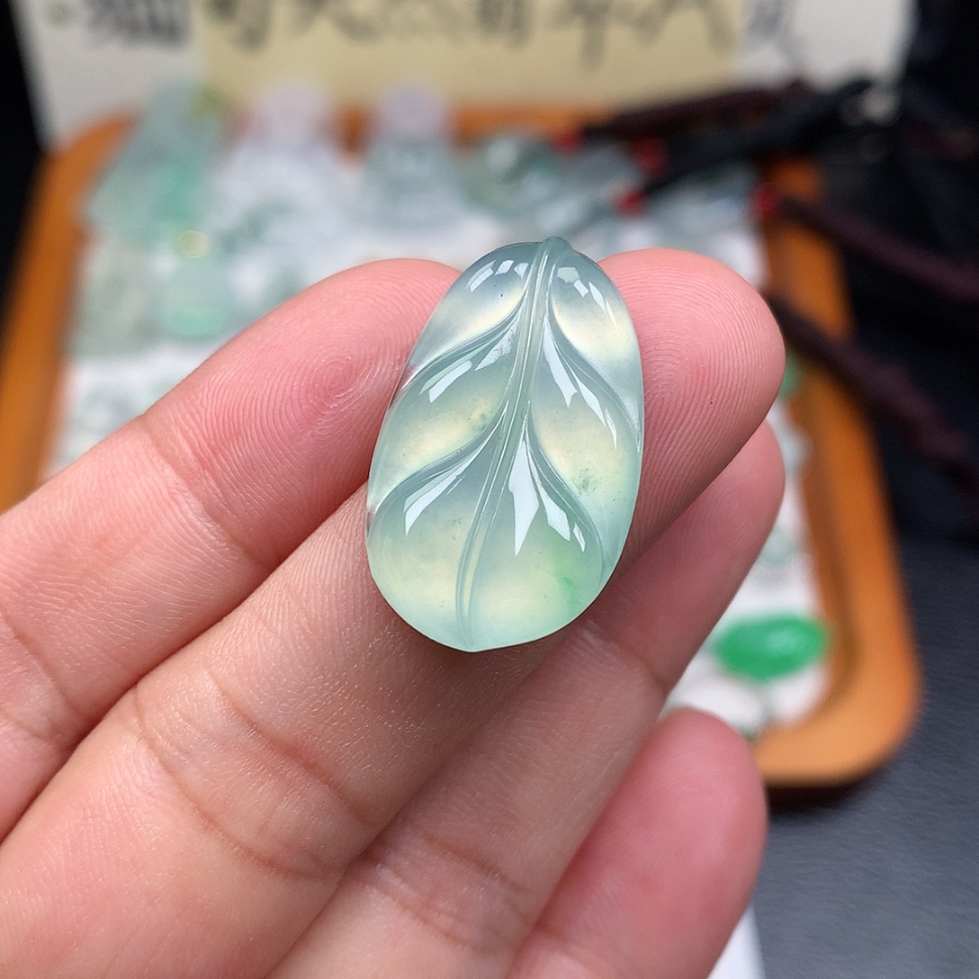 翡翠裸石缅甸天然A货翡翠冰种叶子